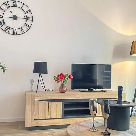 Amazing In With Wifi Apartment *