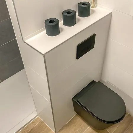 Amazing In With Wifi דירה