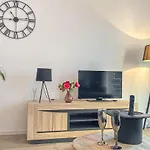 Amazing In With Wifi דירה *